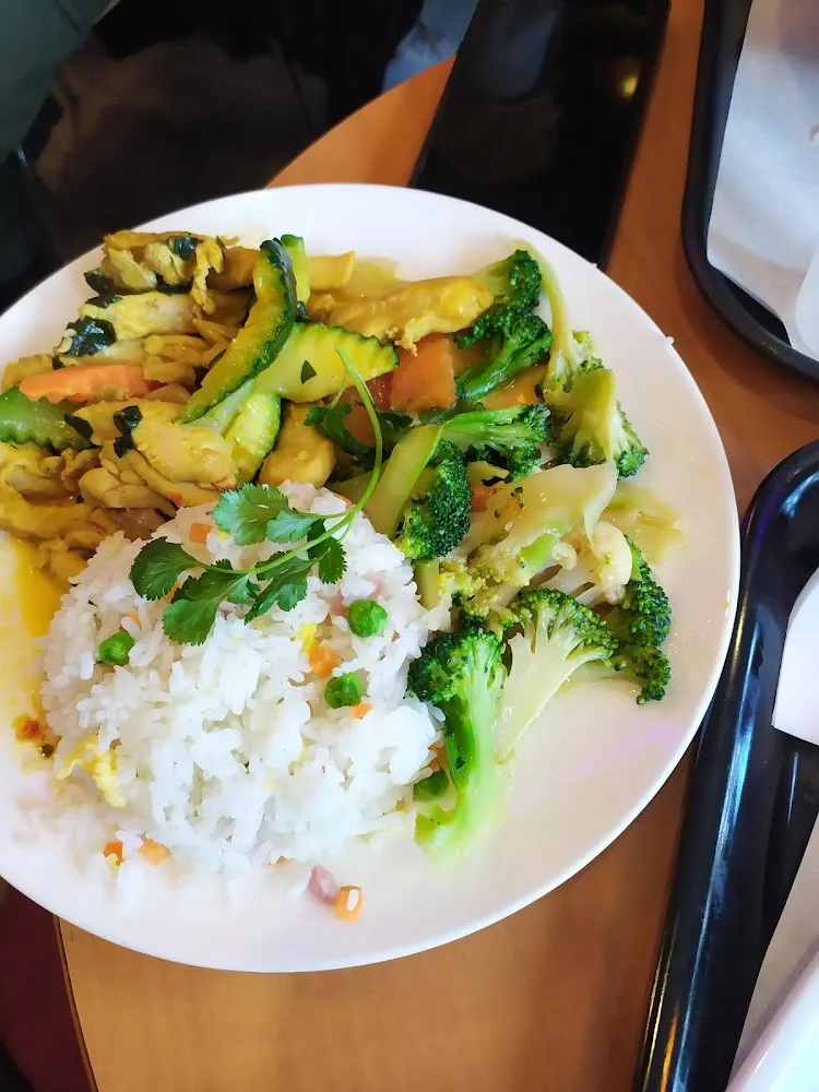 Wok de Légume Poulet Curry Et Riz